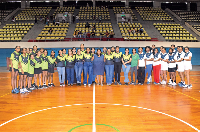 Read more about the article Asian International School praised by netball referees